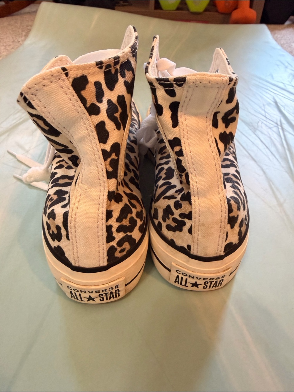 Converse Platform High-Top Sneakers in White with Black Leopard Print - NEW size - Picture 2 of 6